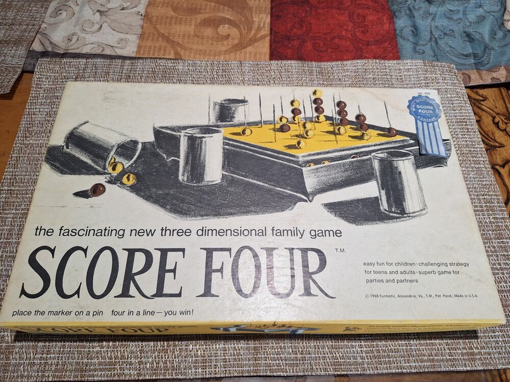 1968 Funtastic Score Four No. 400 Complete 3D Strategy Board Game CIB- Very Good